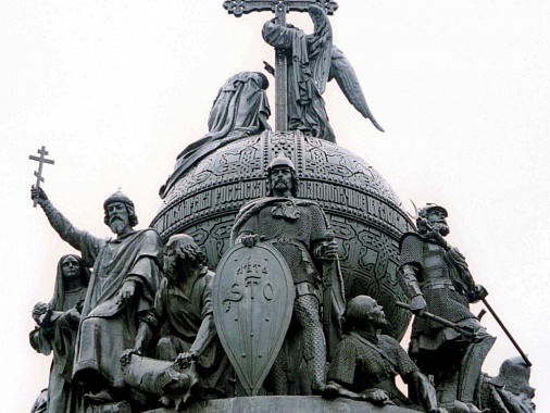 Великий Новгород. Фрагмент памятника «Тысячелетие России». Фото Константина Кижеля