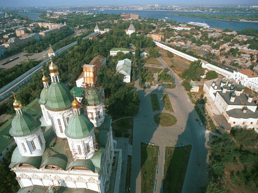 Астрахань. Вид на Кремль и Успенский собор.	Фото Игоря Зотина